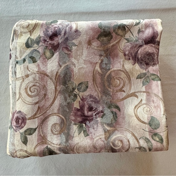 Croscill Chambord Amethyst Rose Vintage Home Decor Fabric (9.875 yards x 58”) - Picture 11 of 15